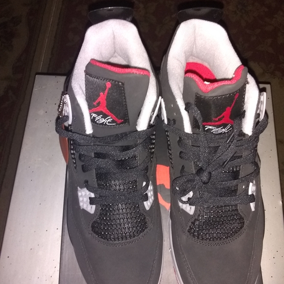 Retro Air Jordan 4 shoes - Picture 3 of 6